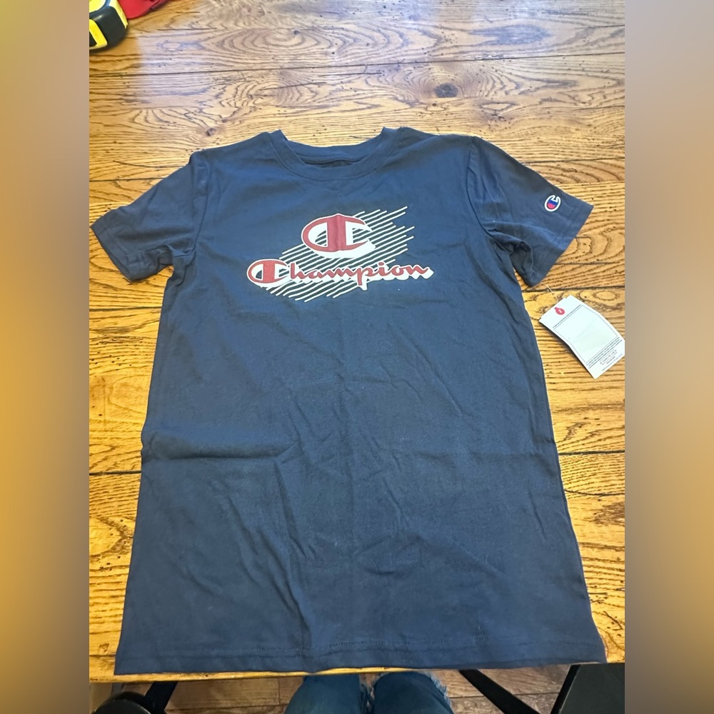 Champion kids t shirt size large NEW